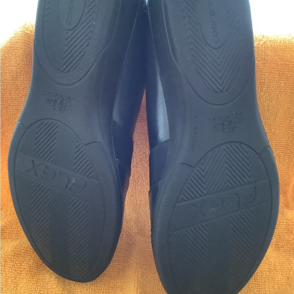 LIFE STRIDE NAVY SLIP ON SHOES - Picture 4 of 4